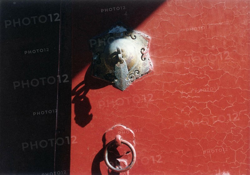 Porte rouge ancienne