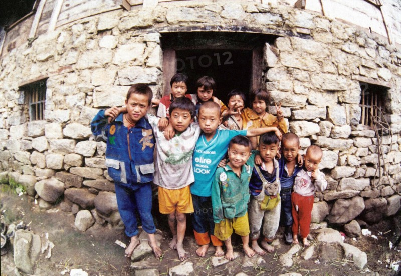 Groupe d'enfants, Muotuo