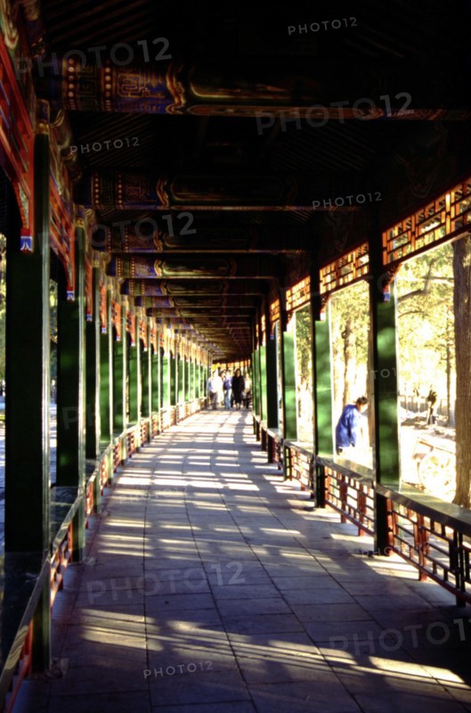 Le Palais d'Eté, Long corridor