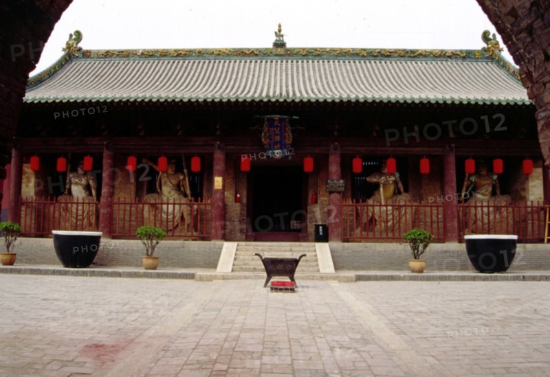 Shuanglin temple, hall