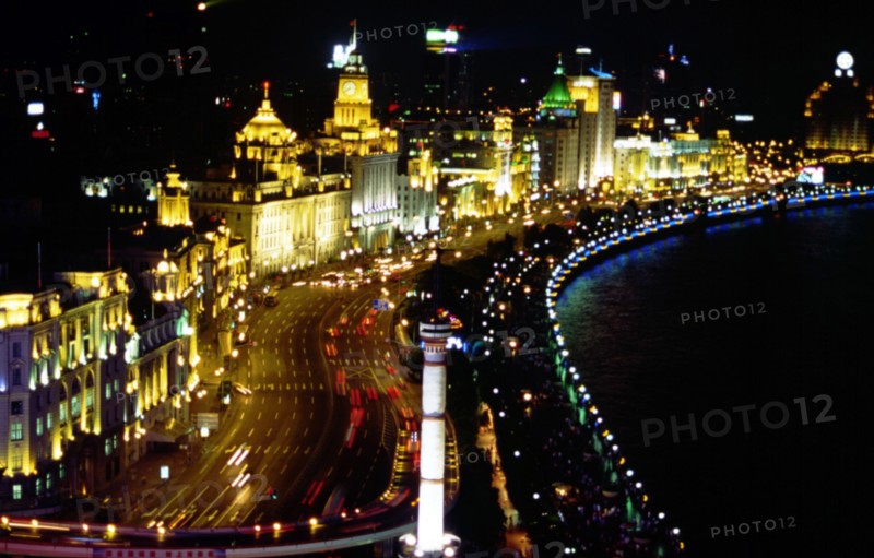 Vue nocturne du Bund, à Shanghaï