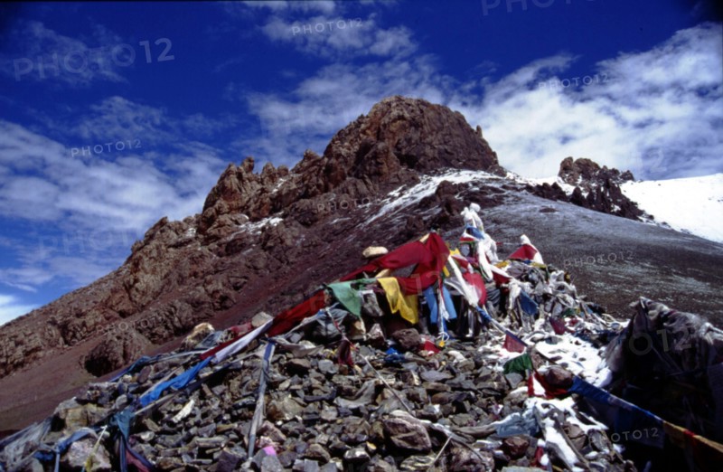 Nam Co, mountain pass, snowy mountain