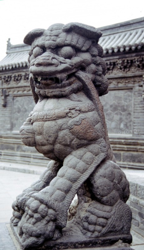 Temple de Shanhuaya, lion de pierre sculpté