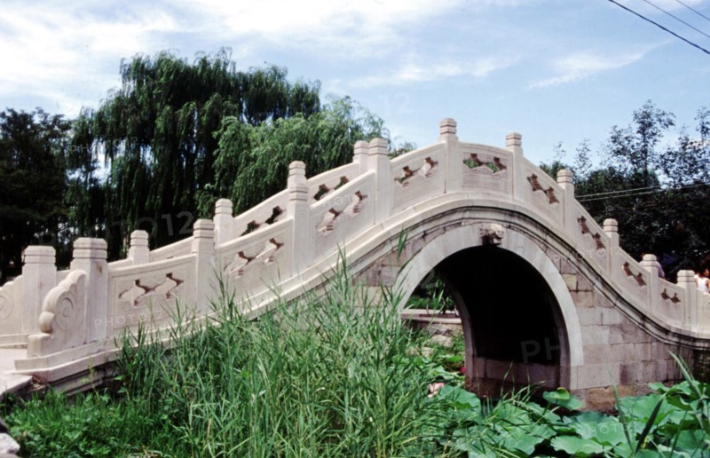 Pont de pierre à l'Université de Tsinghua