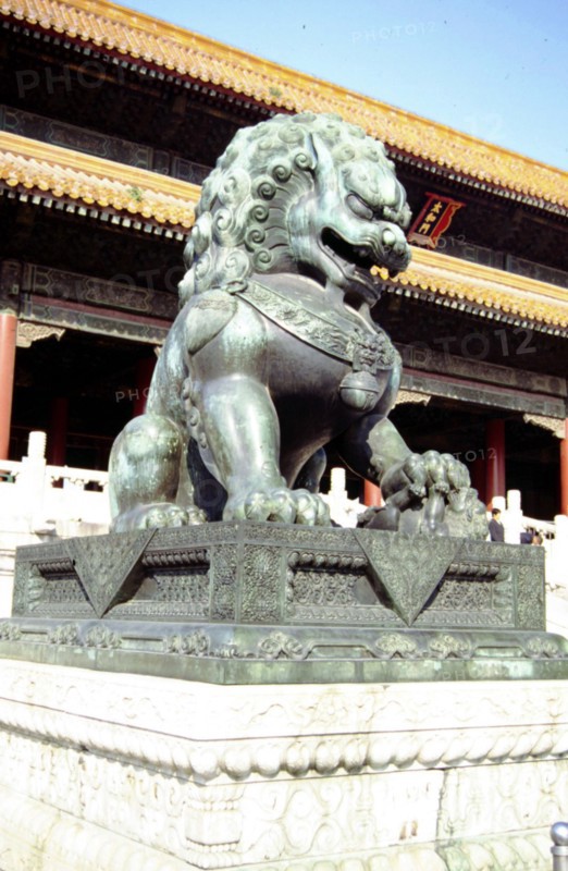 La Cité Interdite, le Musée du Palais, le Palais impérial,
lion de bronze