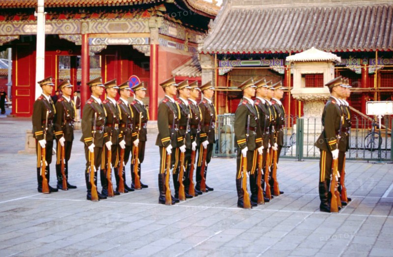 Garde d'honneur sur la place Tian'anmen