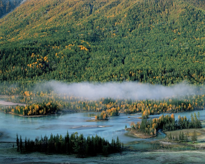 Le lac HaNaSi, province Sinkiang, Chine