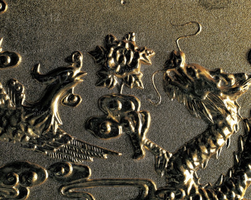 Haut relief sur cuivre représentant un dragon, Chine