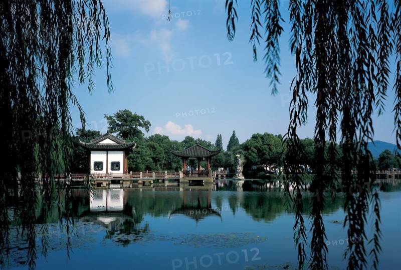 L'îlot du lac de l'Ouest de la ville d'Hangzhou, Chine