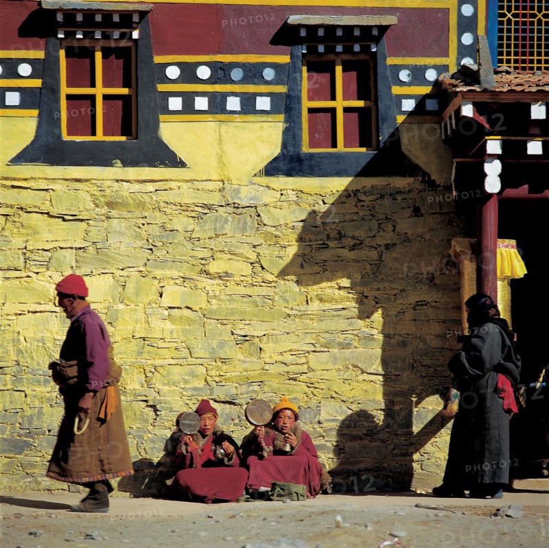 Lamas, China