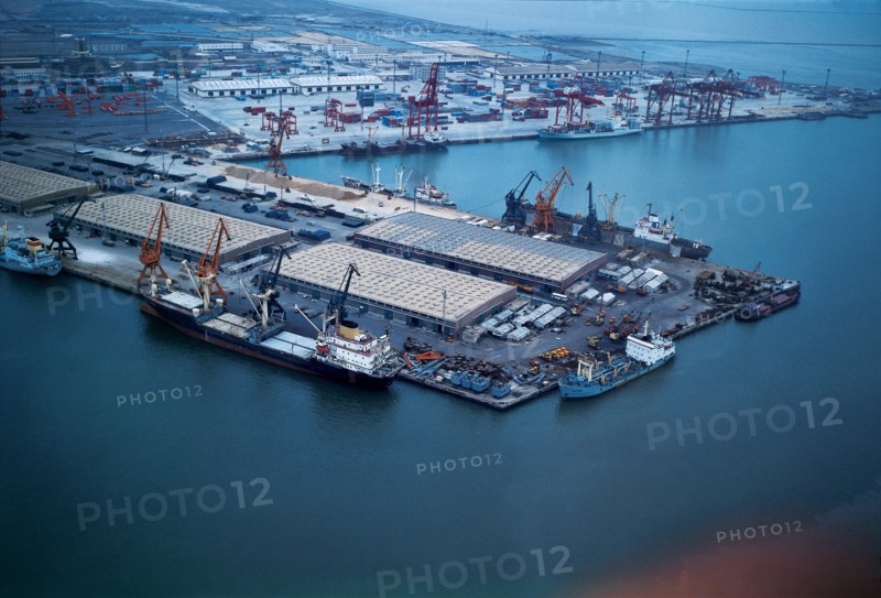 Le port de Tianjin, Chine