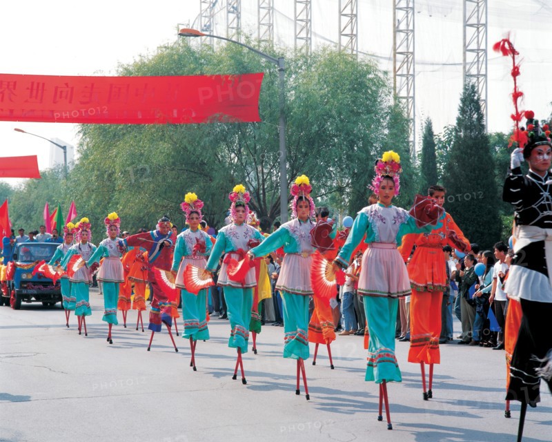 Défilé lors d'une fête des fleurs, Chine