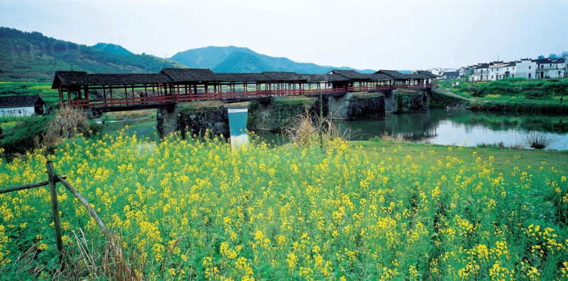 Le Pont de l'Arc-en-ciel, Chine