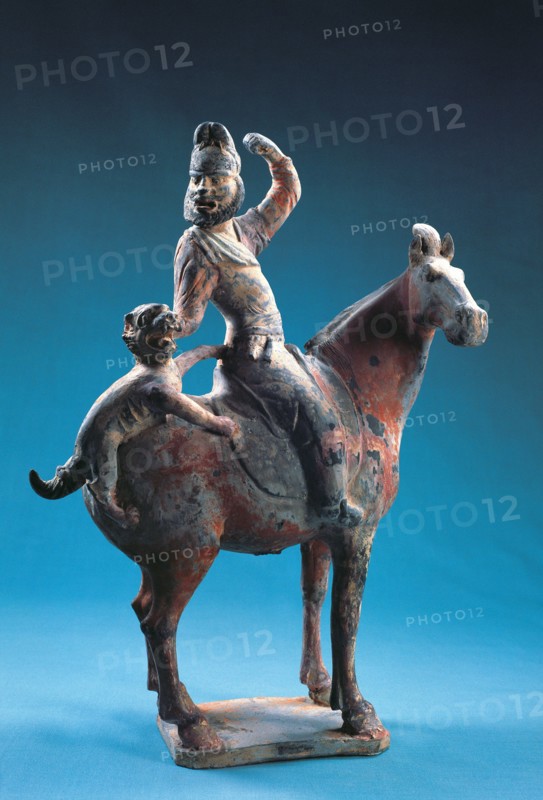 Painted hunting figurine