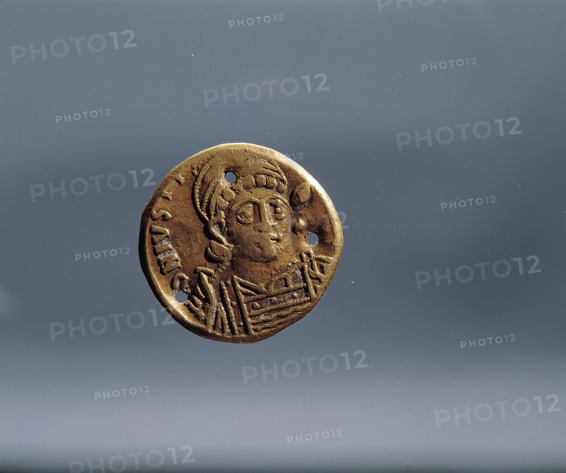 Romain gold coin discovered in China along the Silk Road.