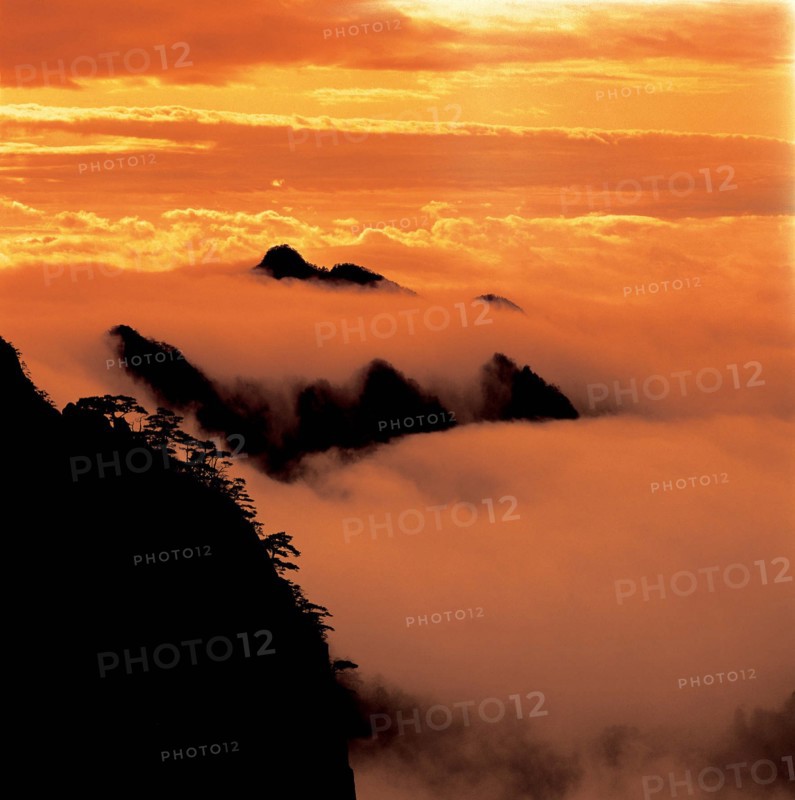 Sunrise of Penlai, Huangshan mountain, China