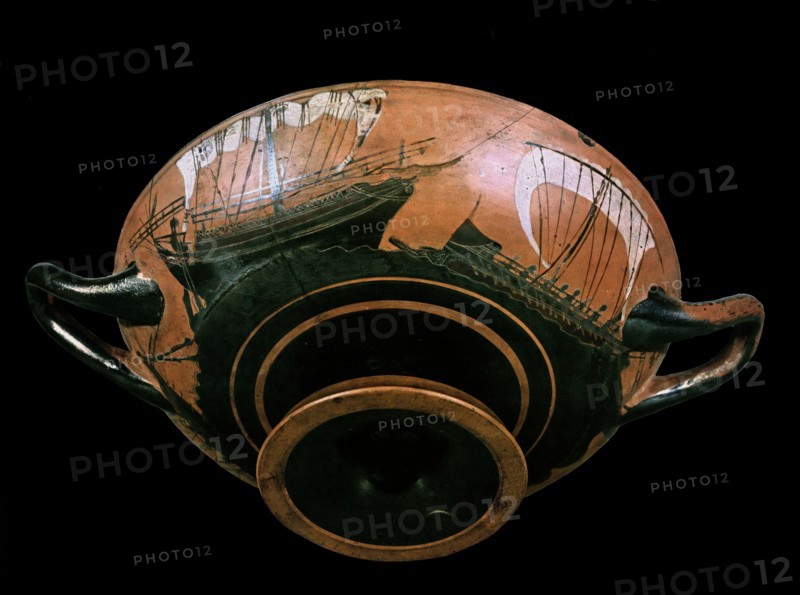 Greek pot with boats