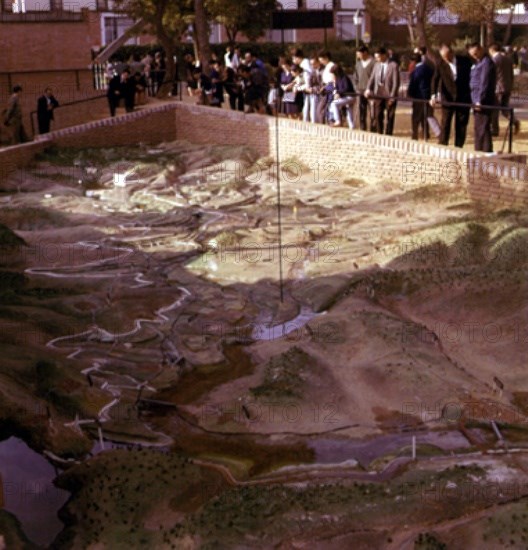 MAQUETA DEL PLAN BADAJOZ APROBADO EL 7 DE ABRIL DE 1952
CASA CAMPO, FERIA DEL CAMPO
MADRID

This image is not downloadable. Contact us for the high res.