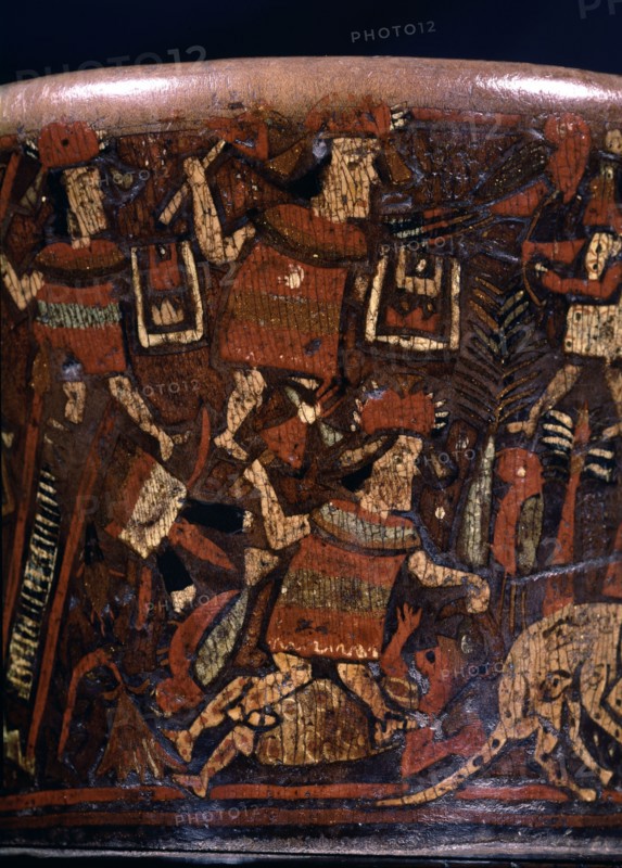 Kero (jar) decorated with war scene