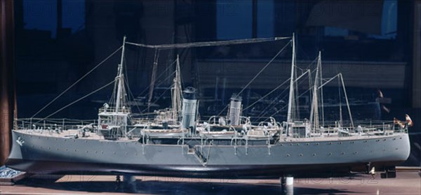 MAQUETA DEL CAÑONERO 'EDUARDO DATO'- BUQUE ESCOLTA DE FRANCO A SU PASO POR EL ESTRECHO-1936
MADRID, MUSEO NAVAL
MADRID