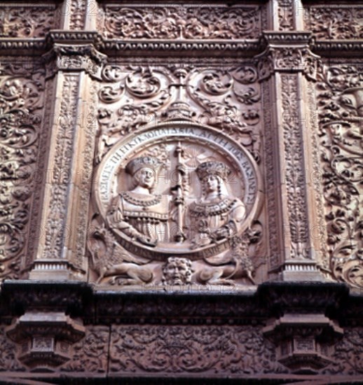EXTERIOR-FACHADA DET MEDALLON RRCC CON SUS EMBLEMAS Y CETRO
SALAMANCA, UNIVERSIDAD
SALAMANCA

This image is not downloadable. Contact us for the high res.