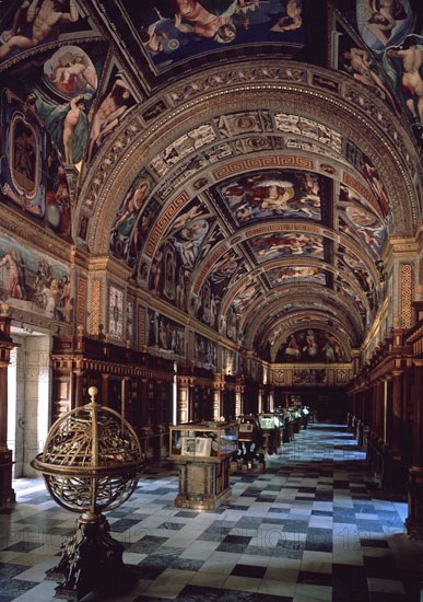 TIBALDI PELLEGRINO 1527/1596
INTERIOR DE LA BIBLIOTECA CON EL ARMILAR - TECHO CON FRESCOS DE PELLEGRINO TIBALDI
SAN LORENZO DEL ESCORIAL, MONASTERIO-BIBLIOTECA
MADRID