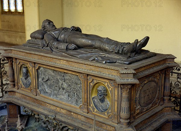 Sepulchre of General Juan Prim