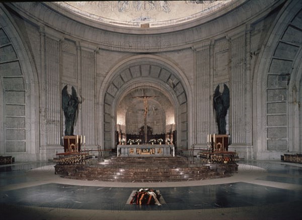 MUGURUZA PEDRO/MENDEZ DIEGO
BASILICA-ALTAR MAYOR DEL VALLE DE LOS CAIDOS 1942-1959
CUELGAMUROS, VALLE DE LOS CAIDOS
MADRID