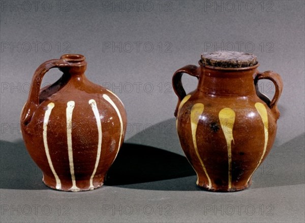TARRO DE MIEL Y CANTARILLO DE AGUARDIENTE VIDRIADOS - ARTE POPULAR
MADRID, MUSEO PUEBLO ESPANOL
MADRID