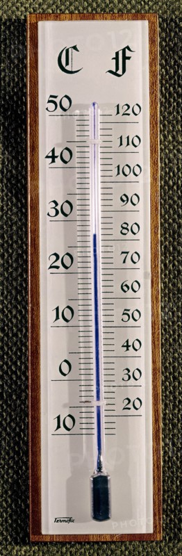 Thermomètre à double échelle
