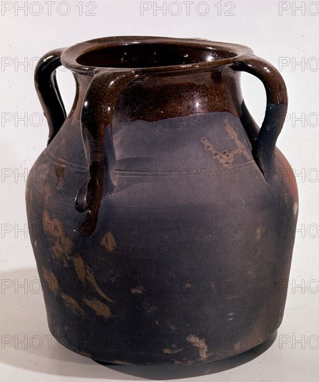 CERAMICA POPULAR DE VALL DE UXO (CATALUNA)

This image is not downloadable. Contact us for the high res.
