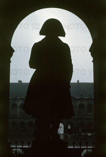 SILUETA DE LA ESTATUA DE NAPOLEON
PARIS, EXTERIOR
FRANCIA

This image is not downloadable. Contact us for the high res.