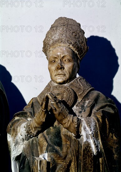 SEPULCRO DEL OBISPO FRAY LOPE DE BARRIENTO -ALABASTRO SG XVI
MEDINA DEL CAMPO, HOSPITAL SIMON RUIZ
VALLADOLID