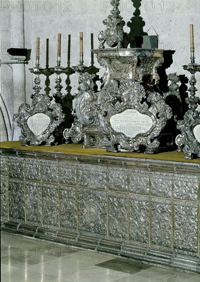 CONJUNTO DE PLATERIA DEL ALTAR
VALLADOLID, MUSEO DIOCESANO
VALLADOLID
