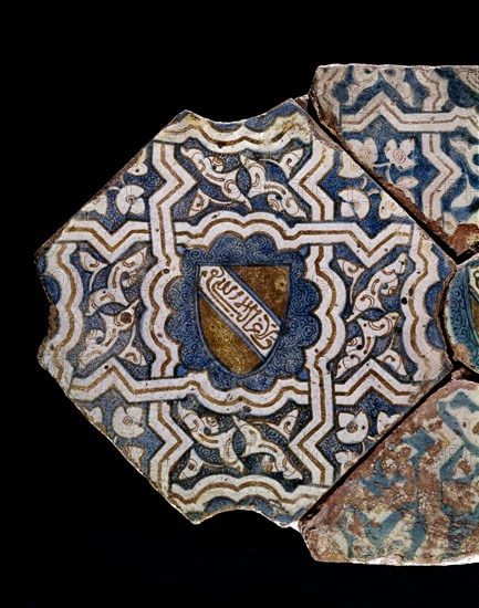 AZULEJO DE SOLERIA CON ESCUDO NAZARI-S XIV-PROCEDE ALHAMBRA
MADRID, INSTITUTO VALENCIA DE DON JUAN
MADRID