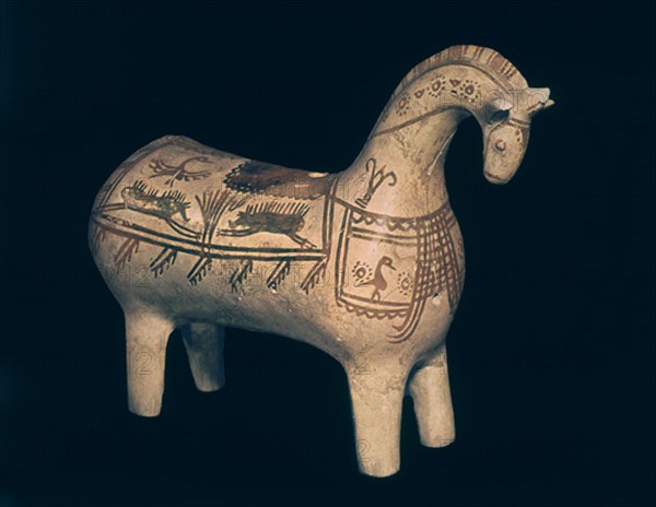 RECIPIENTE EN FORMA CABALLO ADORNADO SII AC PRE ISLAMICO
TEHERAN, MUSEO BASTAN
IRAN

This image is not downloadable. Contact us for the high res.