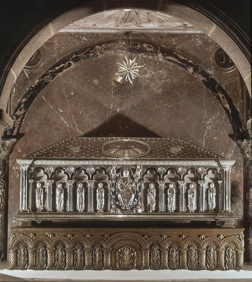LOSADA/REY MARTINEZ
CRIPTA - URNA DE PLATA CON LOS RESTOS DEL APOSTOL SANTIAGO - 1886
SANTIAGO DE COMPOSTELA, CATEDRAL
CORUÑA