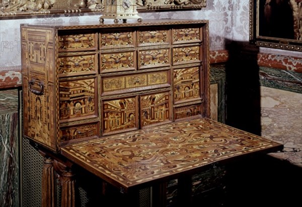 ARQUIMESA HOLANDESA CON TARACEA FIGURATIVA S XVI-PANELES AL HUMO
Madrid, Lazaro Galdiano museum