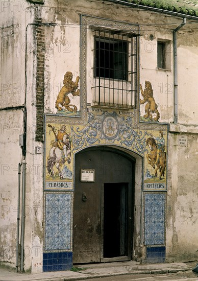 PORTAL DECORADO CON AZULEJOS
TALAVERA, EXTERIOR
TOLEDO

This image is not downloadable. Contact us for the high res.