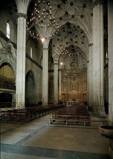 INTERIOR HACIA LA CABECERA
BARBASTRO, CATEDRAL
HUESCA