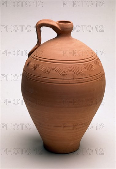 CANTARO DE BARRO CON DECORACION EN RELIEVE Y UN ASA - SIN VIDRIAR- S XX
COIN, COLECCION PARTICULAR
MALAGA

This image is not downloadable. Contact us for the high res.