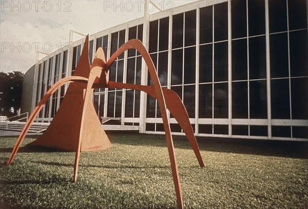 *ESCULTURA EN EL JARDIN
HOUSTON-TEXAS, MUSEO BELLAS ARTES
EEUU