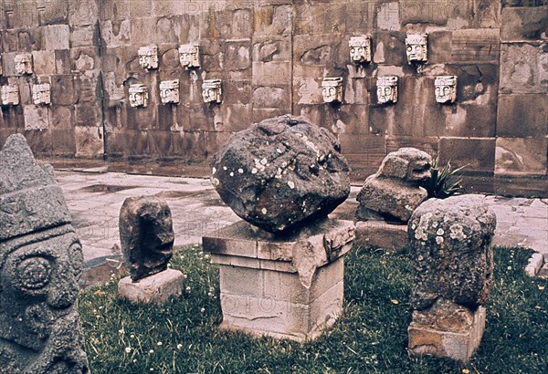 *RESTOS DE CIVILIZACION TIAHUANACO
NACION, EXTERIOR
BOLIVIA

This image is not downloadable. Contact us for the high res.