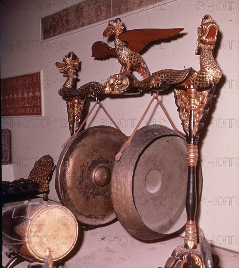 *GRAN GONG-INSTRUMENTO MUSICAL
LONDRES, MUSEO VICTORIA ALBERTO
INGLATERRA

This image is not downloadable. Contact us for the high res.
