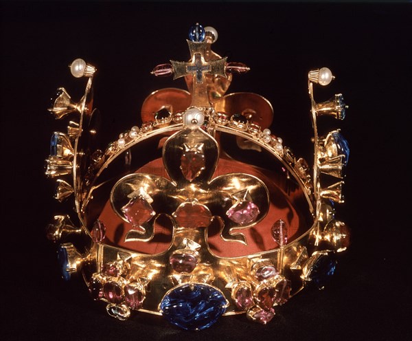 *CORONA DE CARLOS IV
PRAGA, CASTILLO
REPUBLICA CHECA

This image is not downloadable. Contact us for the high res.