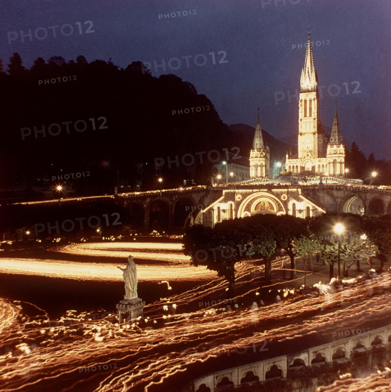 La basilique Notre-Dame-du-Rosaire à Lourdes