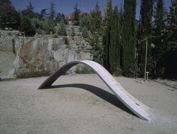 MORAL JUAN
OBRA DE LITOESPACIO EN JARDIN
TORRELODONES, COLECCION JUAN MORAL(CASA)
MADRID