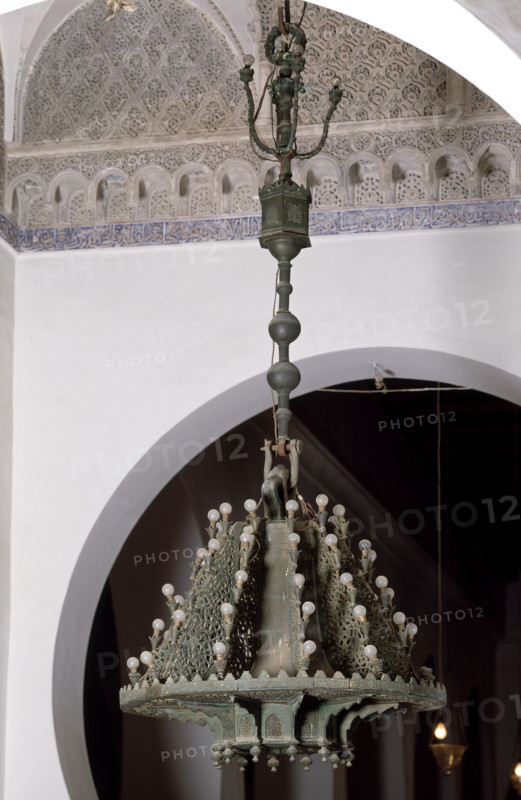 Lampe de la mosquée Al Karaouine à Fès, Maroc