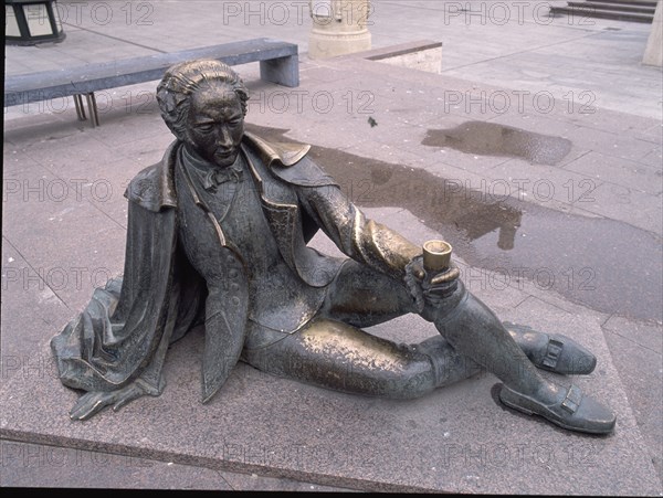 Place du Pilar, Monument dédié à Goya