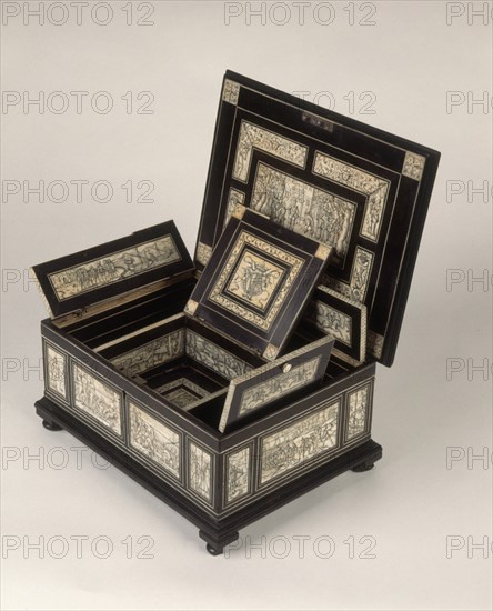 CAJA DE MARFIL-ABIERTA- OJO NO ENVIAR
MADRID, COLECCION VAREZ FISA
MADRID

This image is not downloadable. Contact us for the high res.
